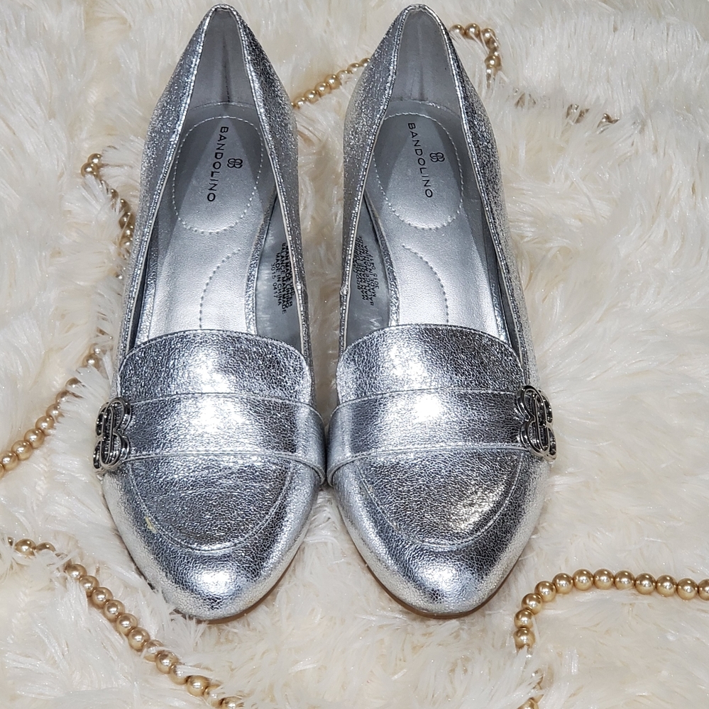 Bandolino Metalic Siver Loafer Pump
